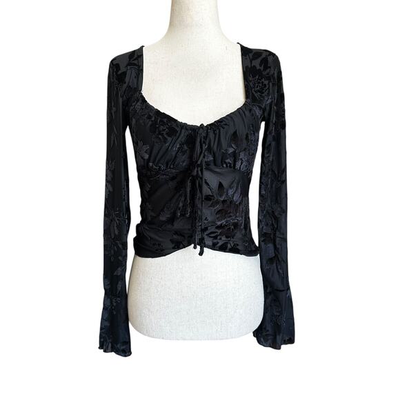 Kimchi Blue Black Sheer Floral Crop Top Women's Size Small | 37-2 - Picture 1 of 5